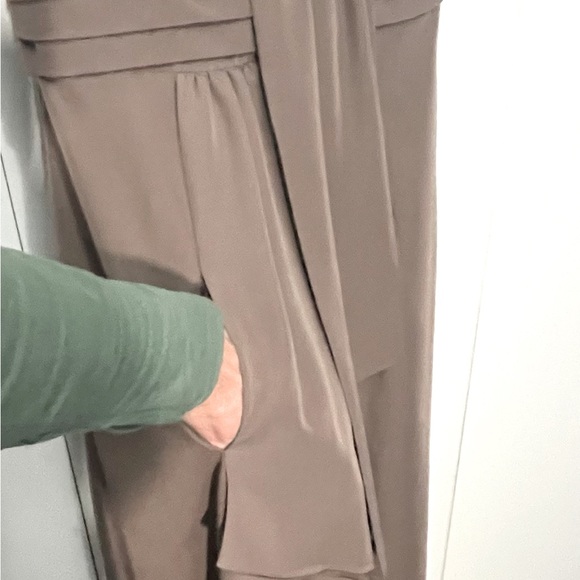 Taupe Dress with Pockets!! - Picture 4 of 6
